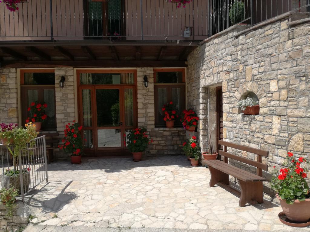 Agriturismo Cornei Da Nadia Pensionat Collio Exteriör bild